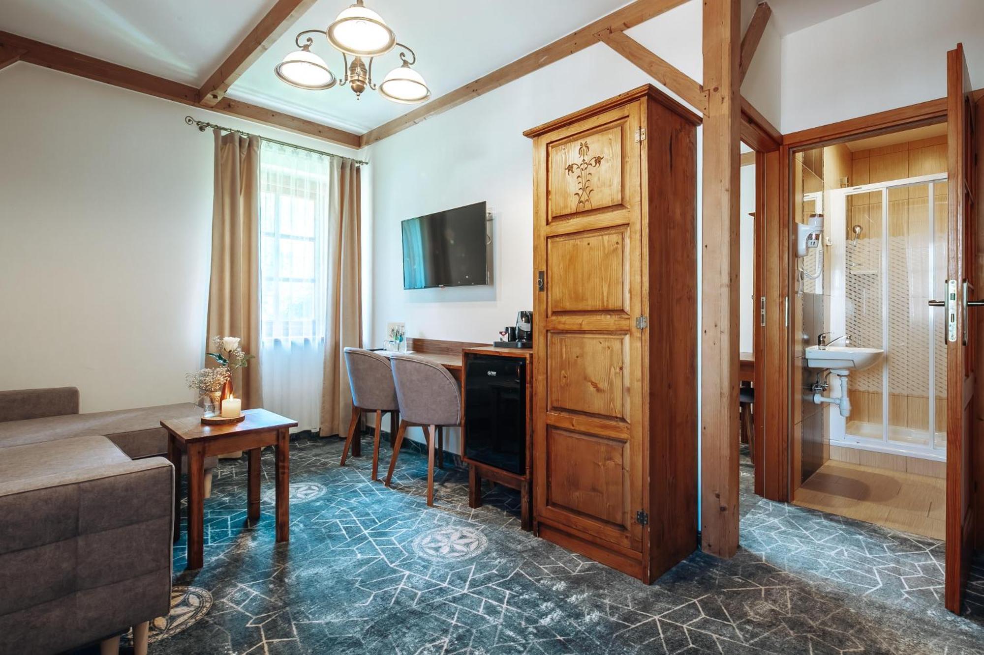 Goralski Gosciniec & Spa Poronin Exteriör bild